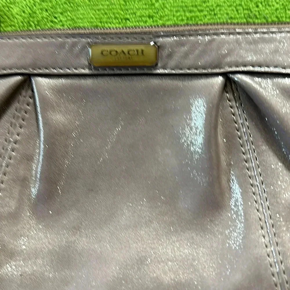 Coach clutch purse - Picture 2 of 6
